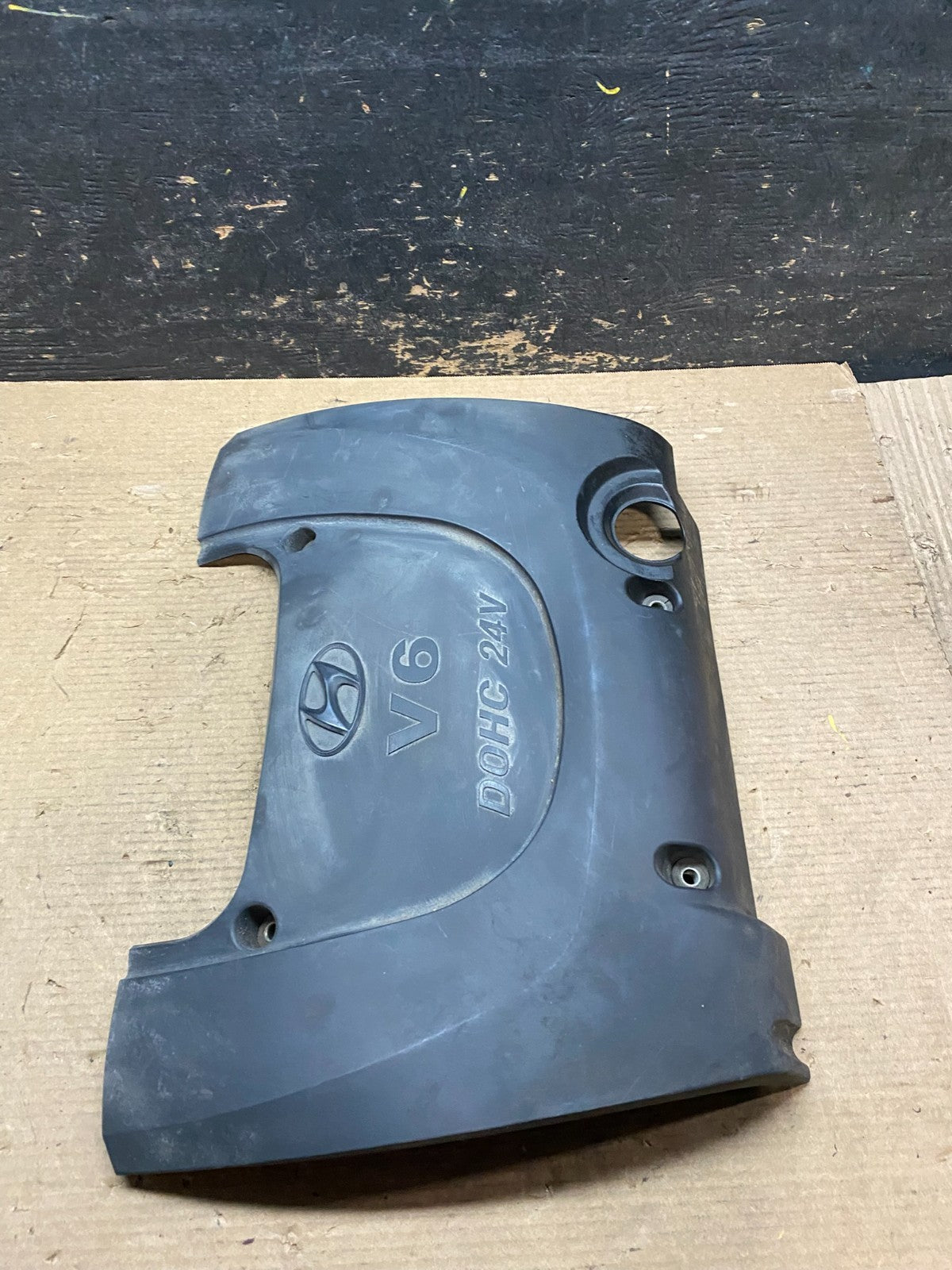 2002 to 2005 Hyundai Sonata 2.4L Engine Trim Cover Oem V9310 DG3