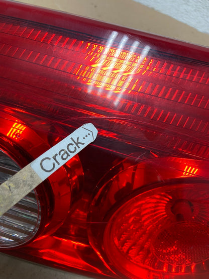 2006 to 2010 Toyota Sienna Right Passenger RH Inner Tail Light AG43264
