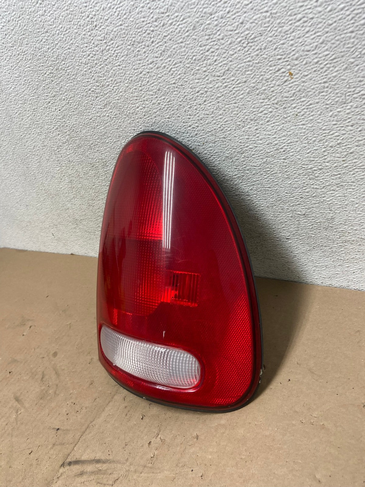 1998 to 2003 Dodge Durango Tail Light Right Passenger RH Side AG4777 LK1