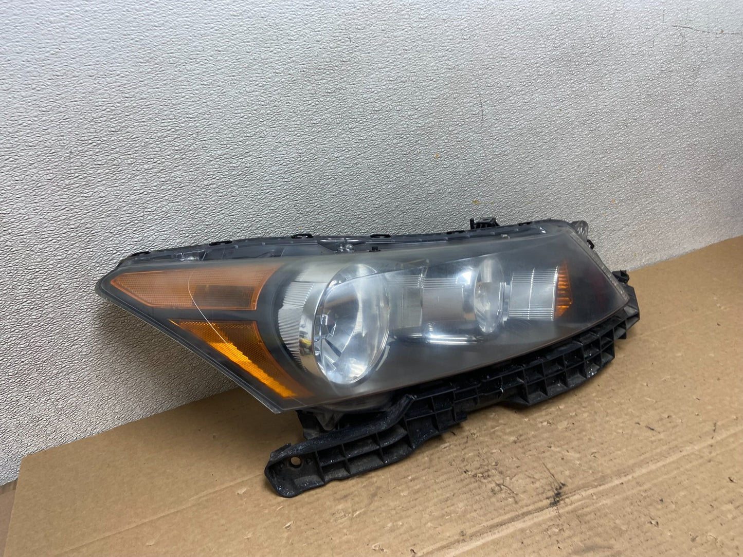 2008 to 2012 Honda Accord Sedan Right Passenger RH Headlight AB4634 DW2