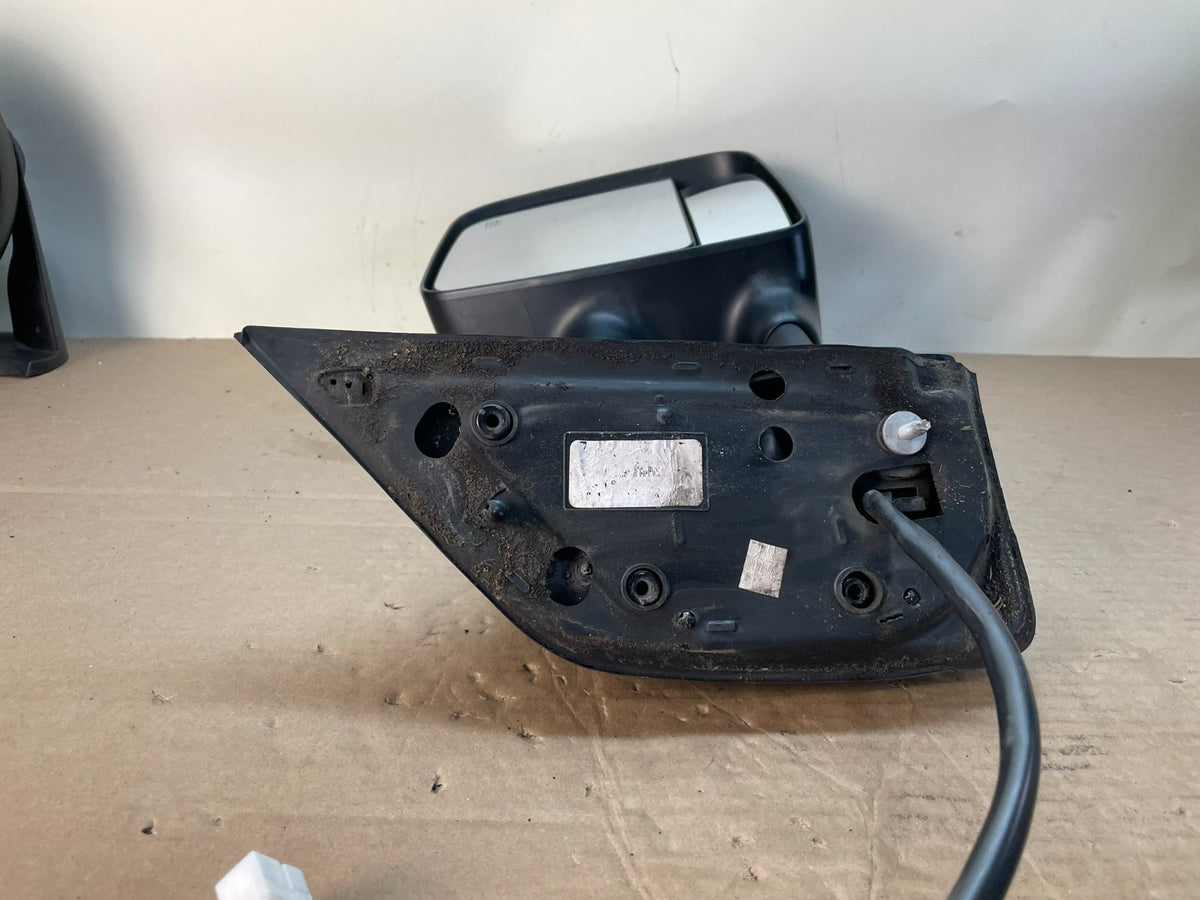 2004 to 2015 Nissan Titan SE Right Passenger View Door Mirror AG9882 DW4