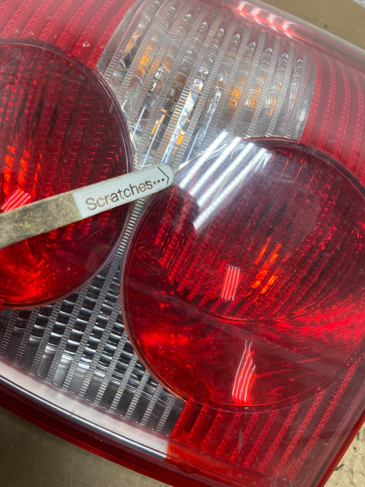 2000 to 2005 Volkswagen Passat B5 Wagon Rigt Passenger Side Tail Light AF8389 DG3