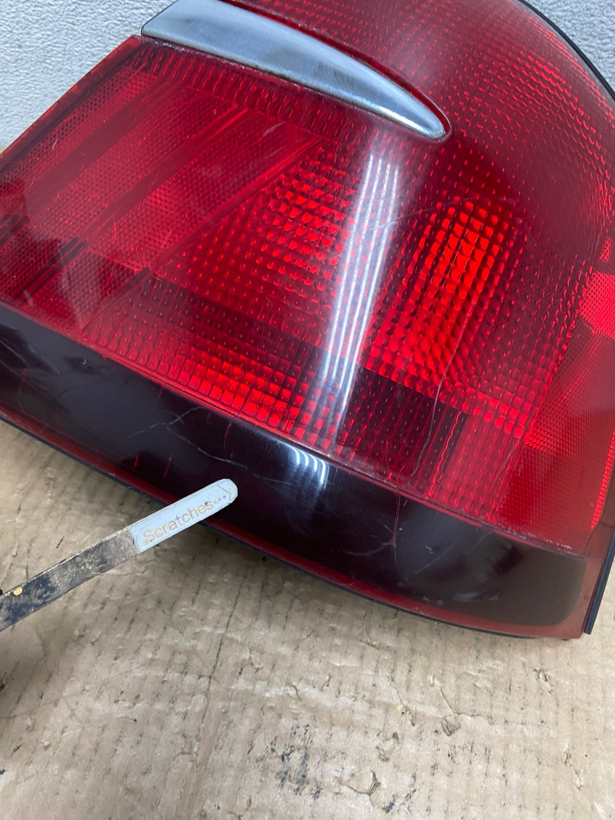 1998 to 2002 Mercury Grand Marquis Right Passenger Rh Side Tail Light AI6751 LK3