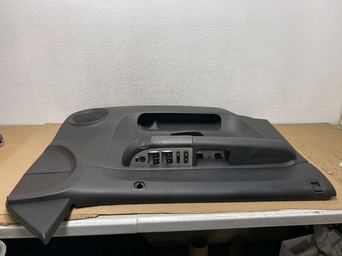 2007 to 2009 GMC Sierra Silverado Left Driver Side Door Panel AF49633