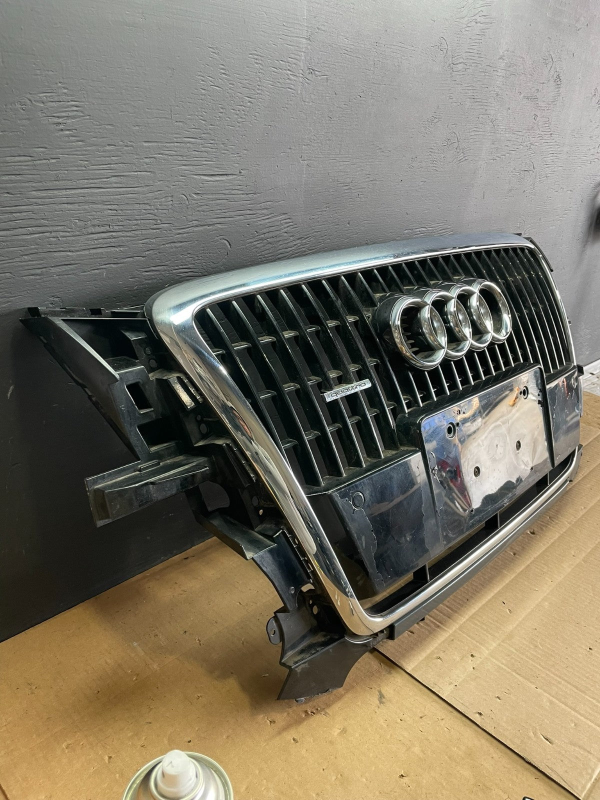 2012 to 2017 Audi Q7 Front Upper Grill Grille  OEM AB7613 DG2