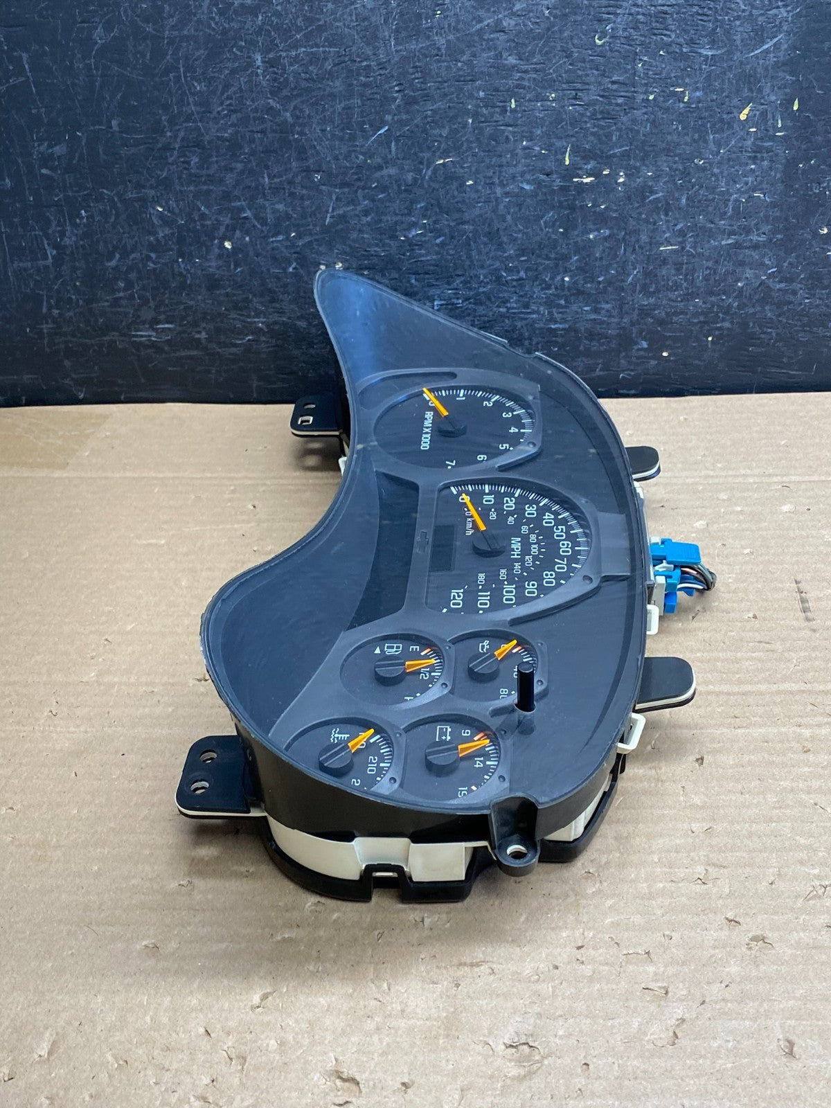 2002 to 2005 Chevrolet Trailblazer Speedometer Cluster Gauge AG6306 DG2