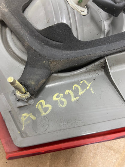 2006 to 2010 Toyota Sienna Right Passenger Rh Inner Tail Light Oem AB8227 LK6