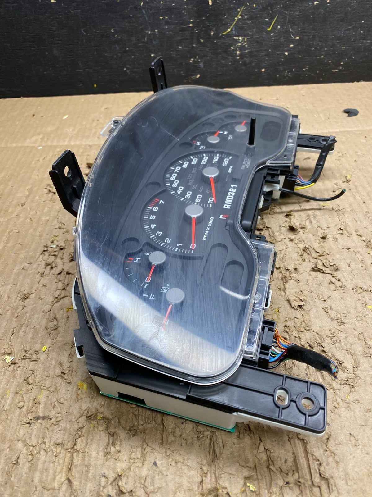 2004 2005 Ford Explorer Speedometer Cluster Gauge Oem V7550 DG1