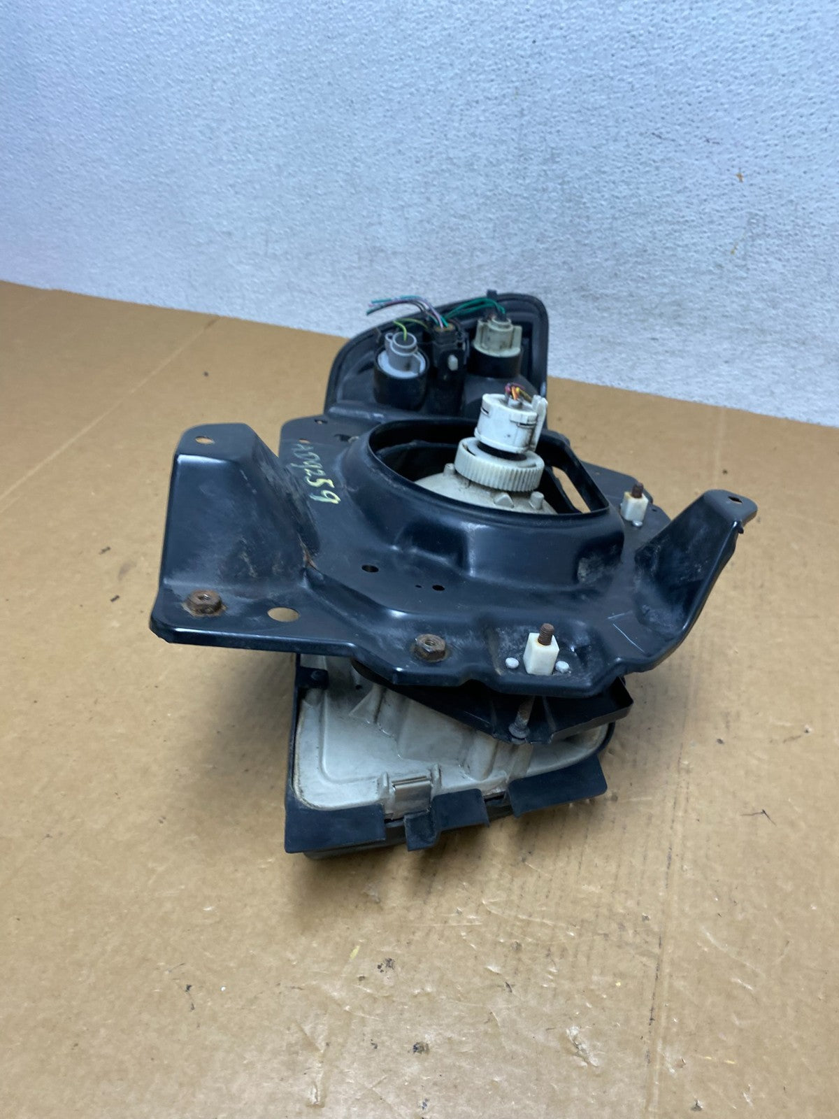 1992-1997 Isuzu Trooper Left Driver LH Side Halogen Headlight ad9259 DG6