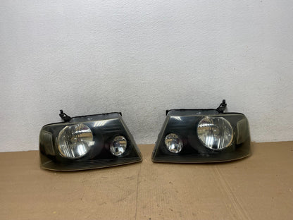 2004 to 2008 Ford F-150 F150 Left+Right Halogen Headlights AG4668 DW0