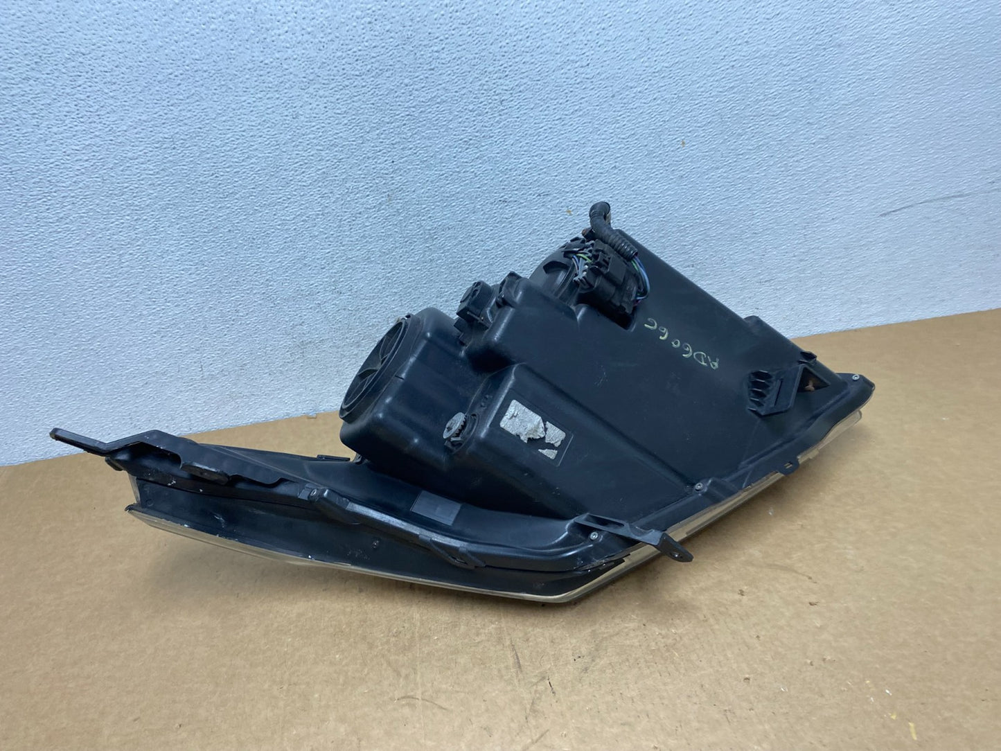 Halogen 2010 to 2016 Cadillac SRX Right Passegner Side Headlight AD6066 DW5
