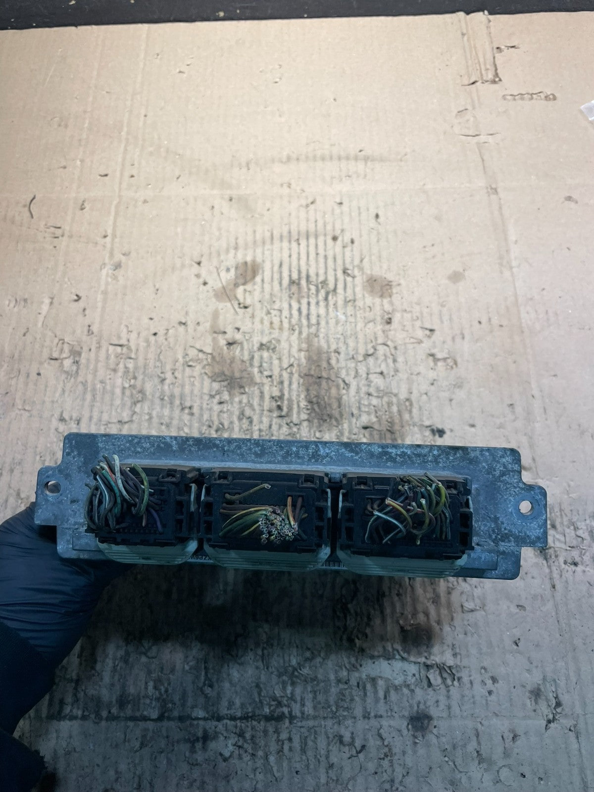 2010 2011 Ford Escape Engine Control Unit ECU Computer Module v2207 DG1
