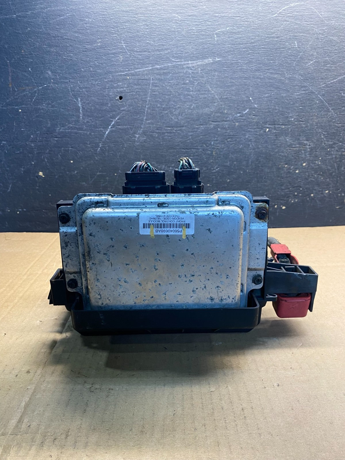 2005 Dodge Charger  Fuse Box Body Control Module BCM aa7612 DG4