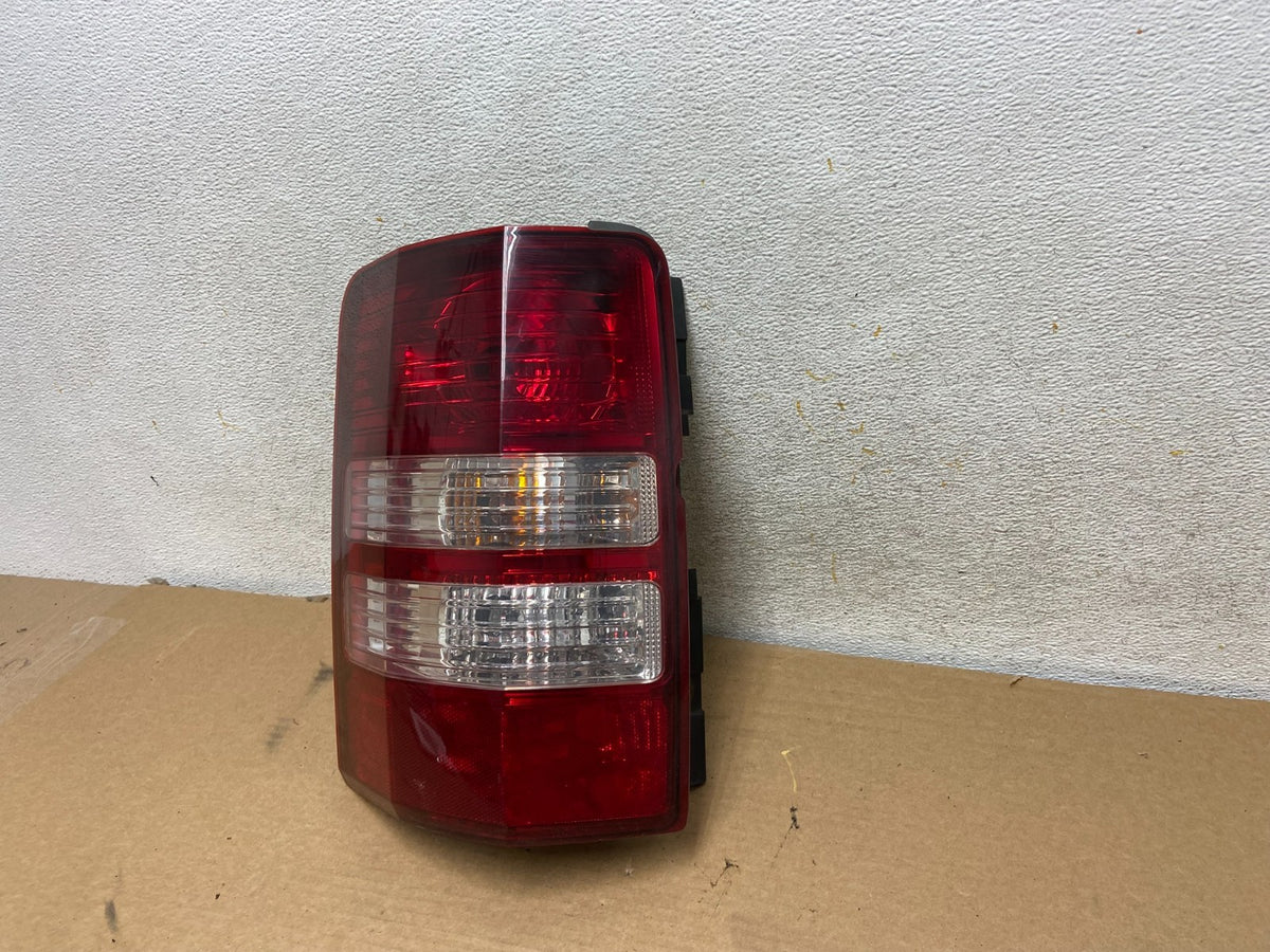 2008 to 2012 Jeep Liberty Left Driver Side Lh Tail Light AH4440 DW2