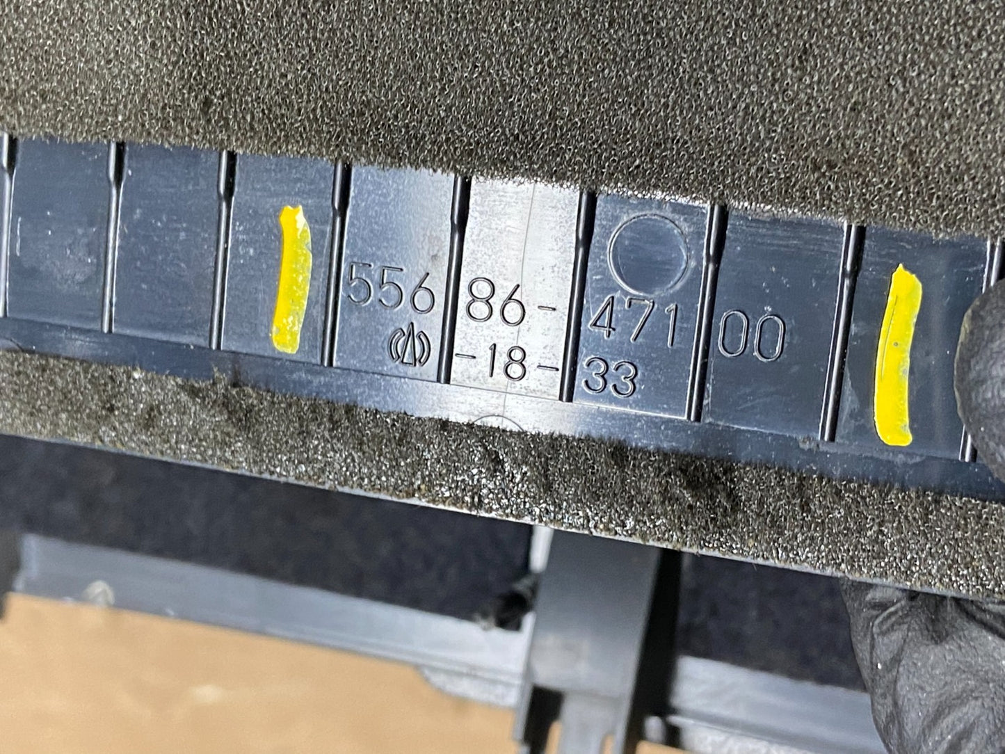 2012 2013 2014 Toyota Prius V Center Dash A/C Air Vents With Trim T6385 PS5