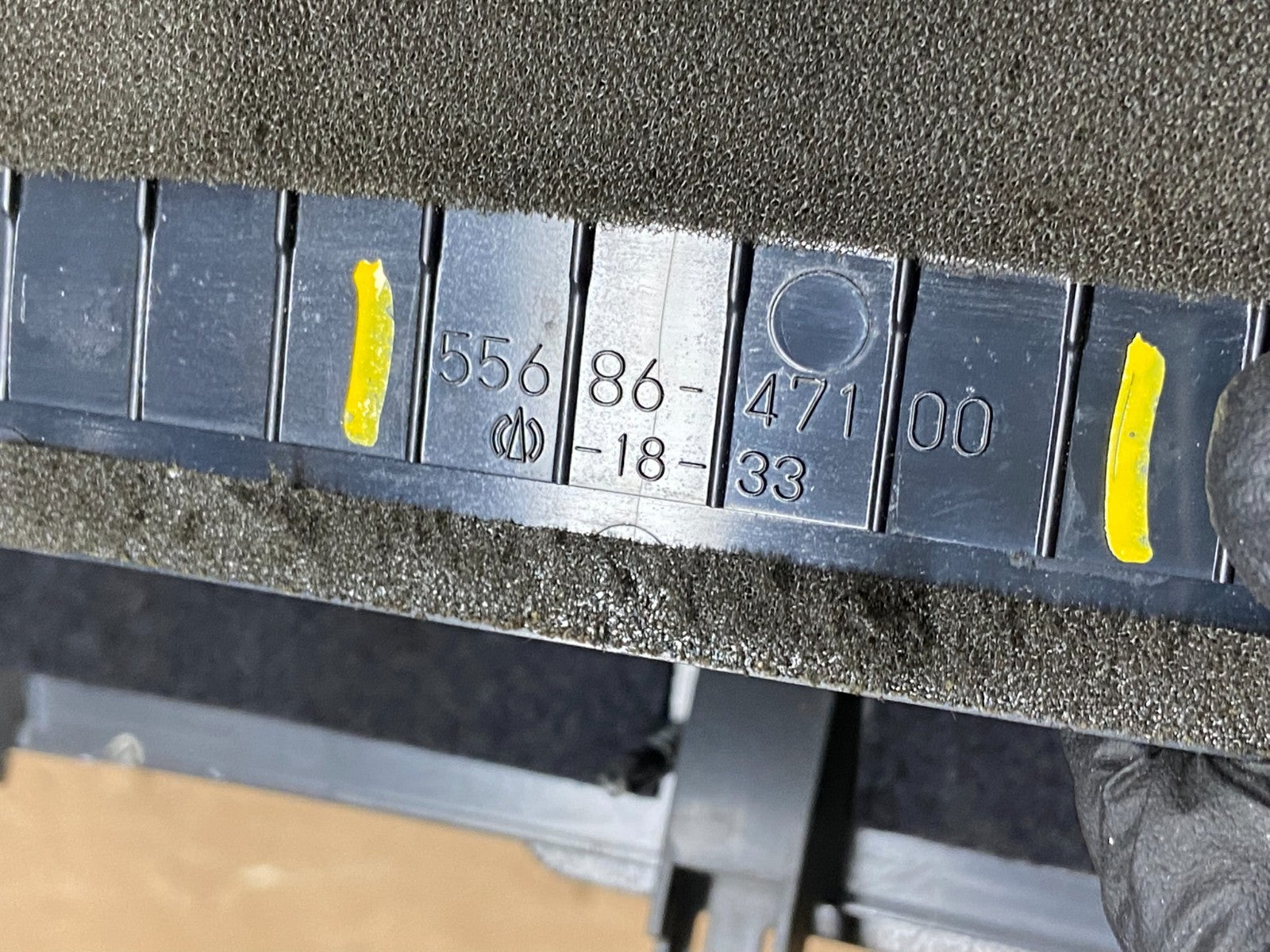 2012 2013 2014 Toyota Prius V Center Dash A/C Air Vents With Trim T6385 PS5