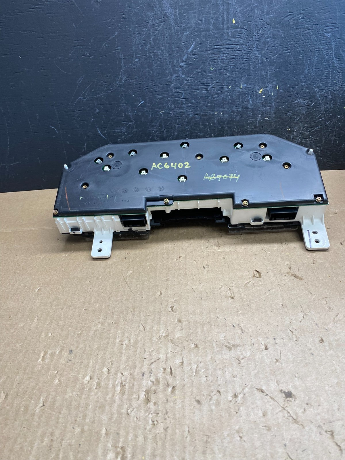 2001 to 2003 Ford Explorer Speedometer Cluster Gauge AC6402 DG5