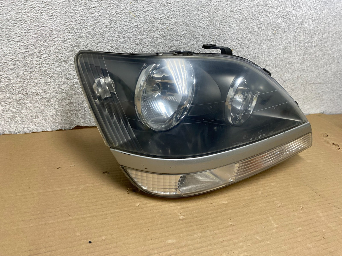 1999 to 2003 Lexus RX300 Right Passenger Headlight Halogen AG9316 DW1