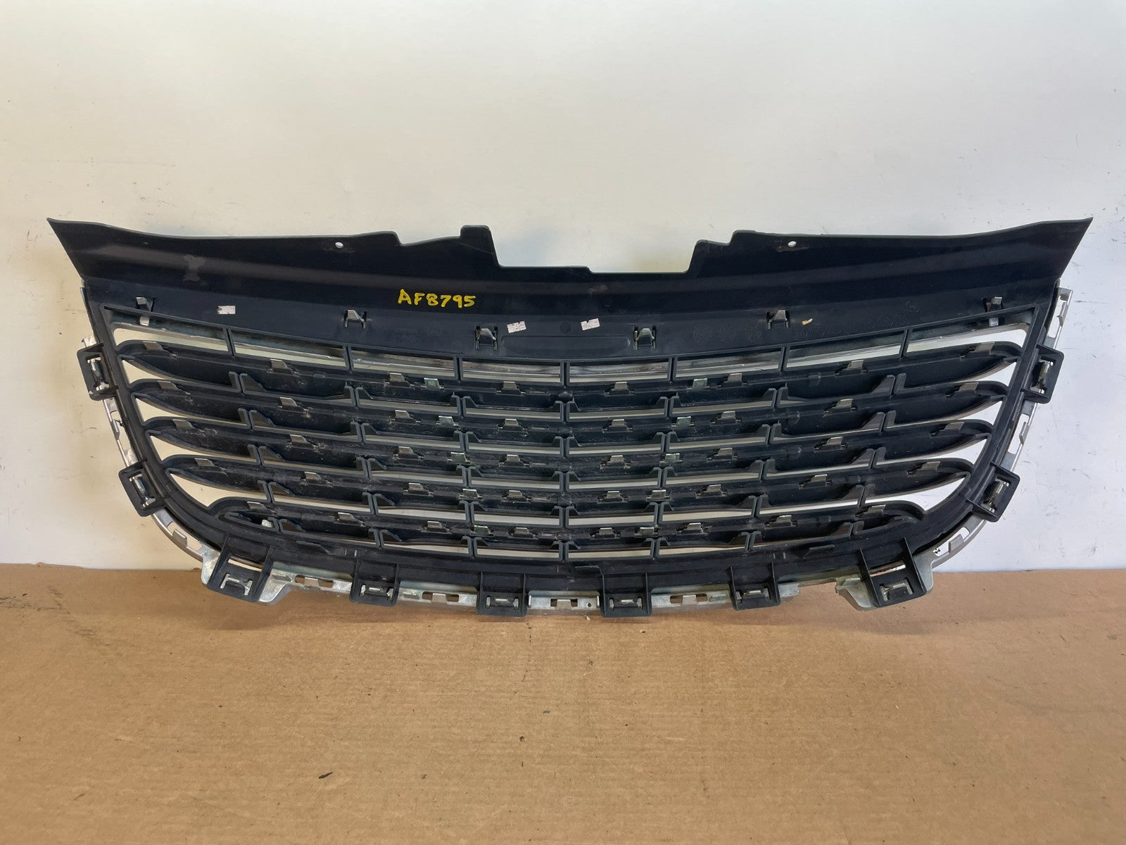 2011 to 2016 Chrysler Town & Country Front Upper Grill Grille AF8795 DG3