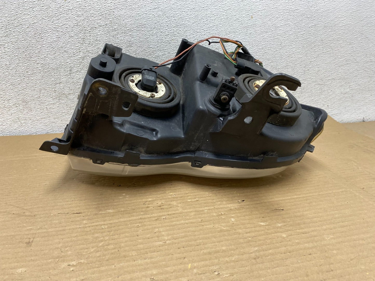 2005-2007 Jeep Grand Cherokee Left Driver LH Halogen Headlight AG8923 DW5