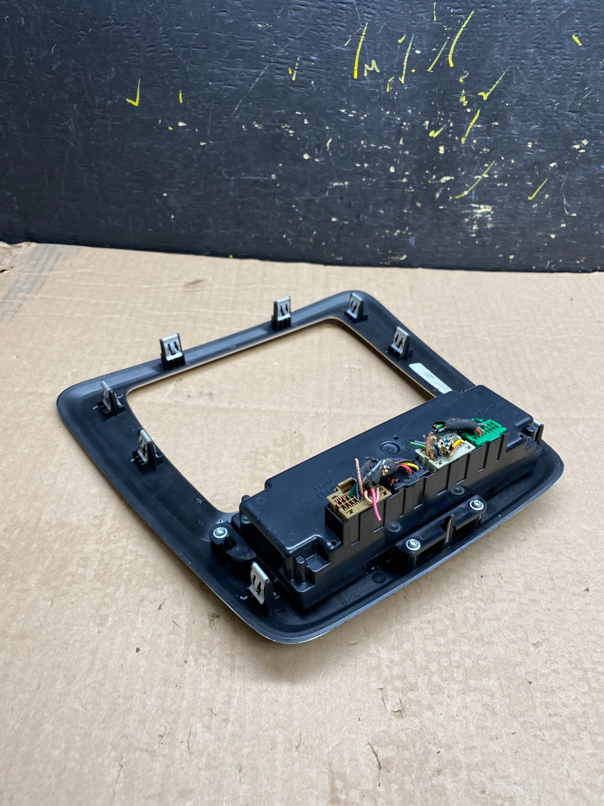 2013 - 2016 GMC Acadia A/C Heater Climate Control Radio Panel Bezel OEM y9910 DG4
