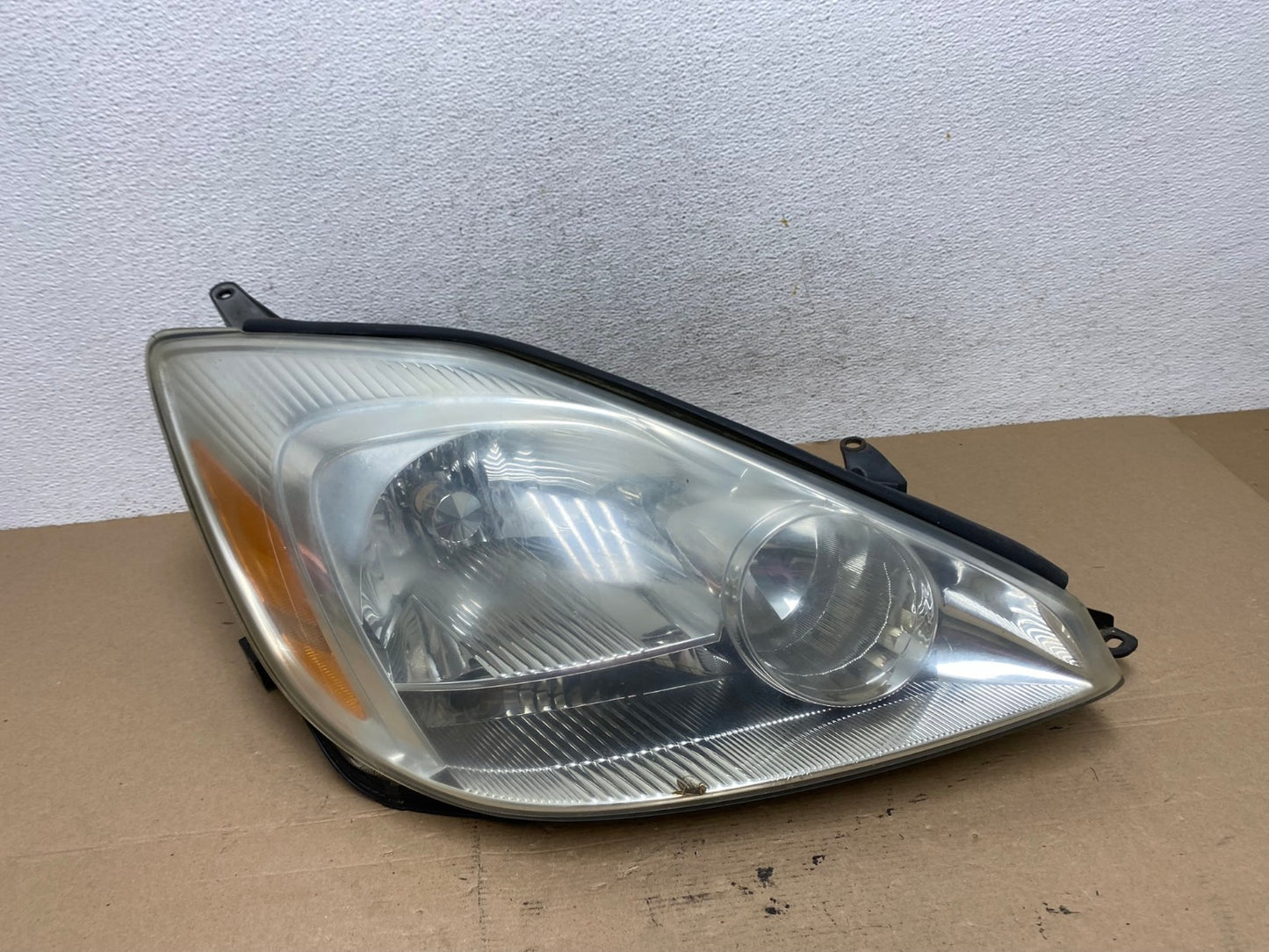 2004-2005 Toyota Sienna Right Passenger Halogen Headlight AF4472 LK0