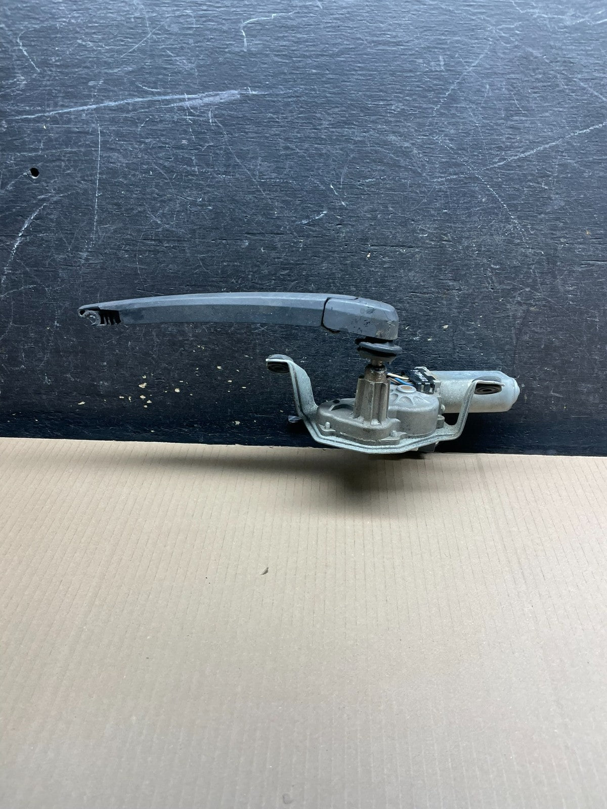 2011 - 2013 Kia Sorento Rear Glass Windshield Wiper Motor x0618 DG0