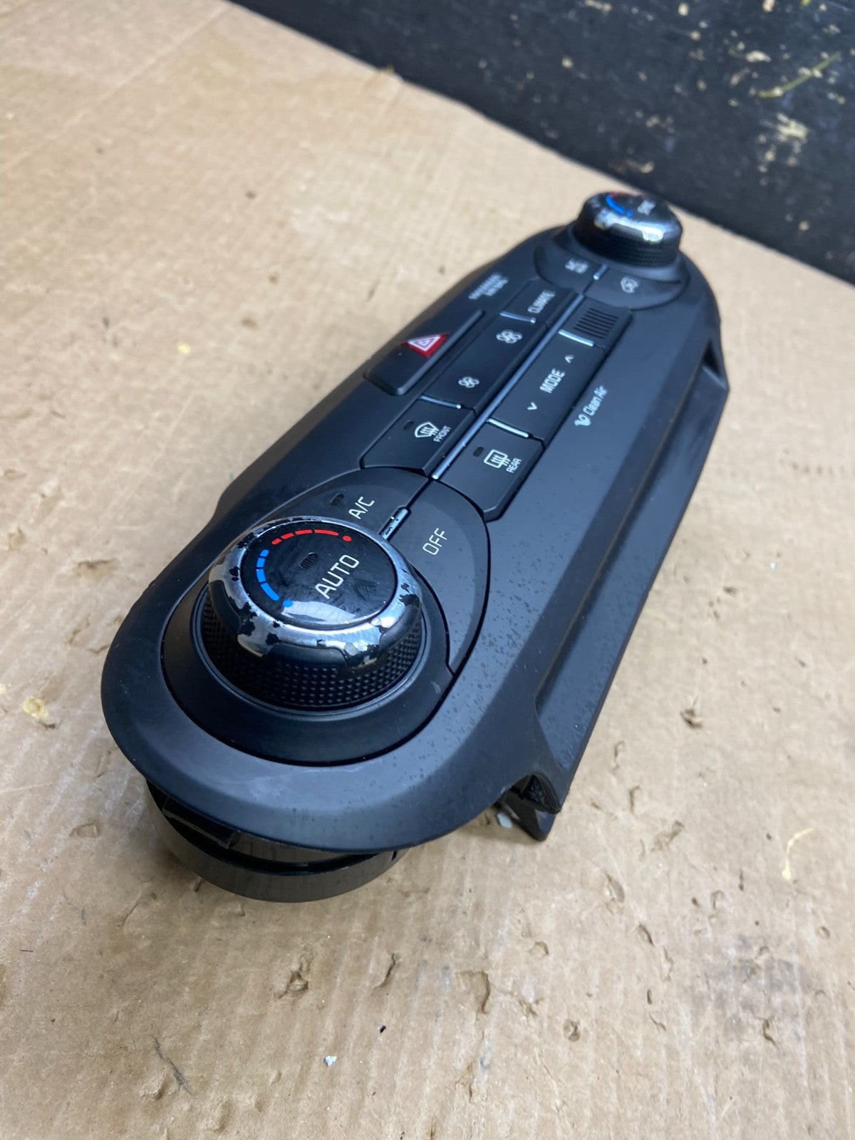 2016 to 2018 Kia Sorento Temperature AC Climate Control 97250-c6xxx  Z4233  DG2