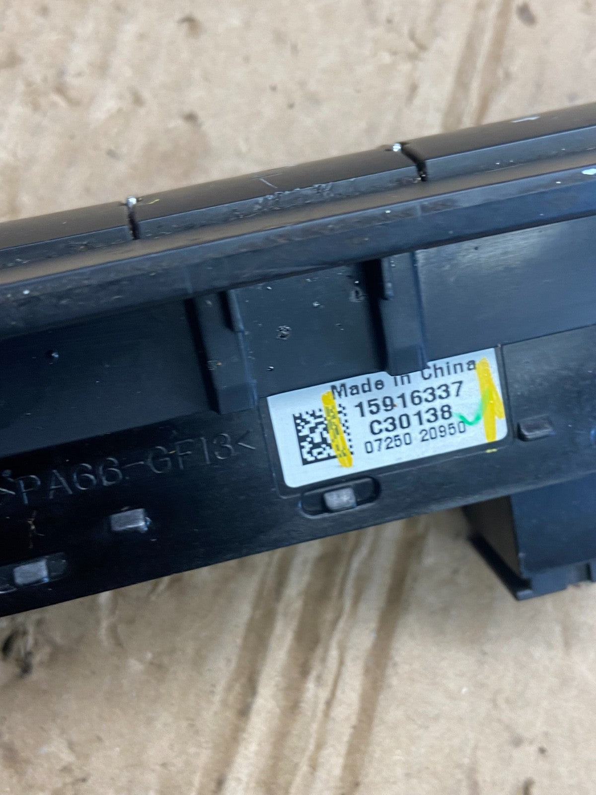2007 - 2014 Chevrolet Tahoe Yukon Pedal Traction Control Switch ae4053 DG7