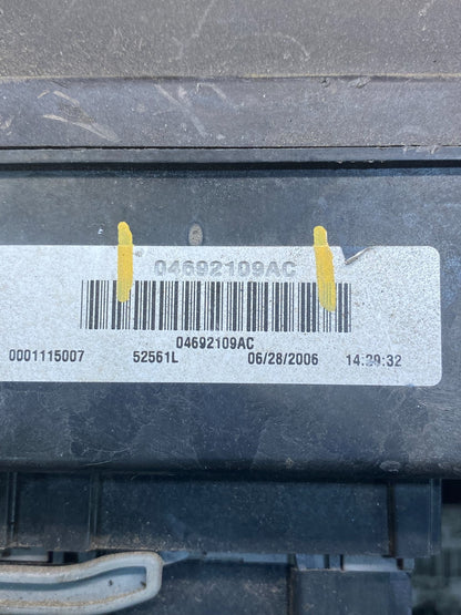 2007 Jeep Grand Cherokee Integrated Power Fuse Box 04692109ac AF4134 DW6