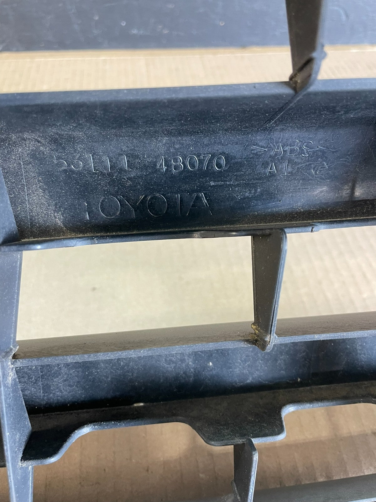 2001 to 2003 Toyota Highlander Front Upper Grille Grill With Emblem AC1970 DG7