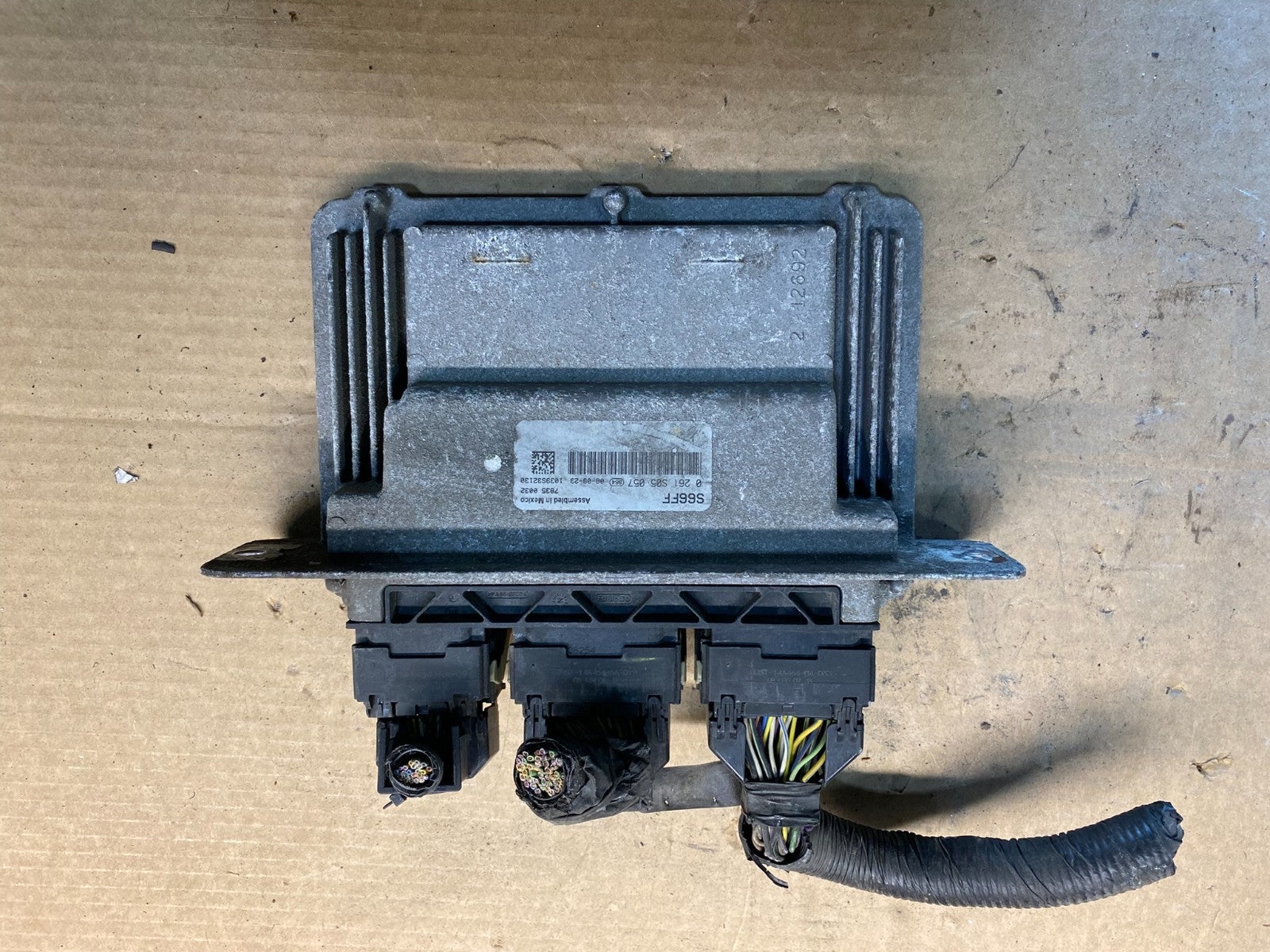 2009 2010 Ford Van E150 E250 5.4L Engine Control Module Unit ECU AD9796 DG1