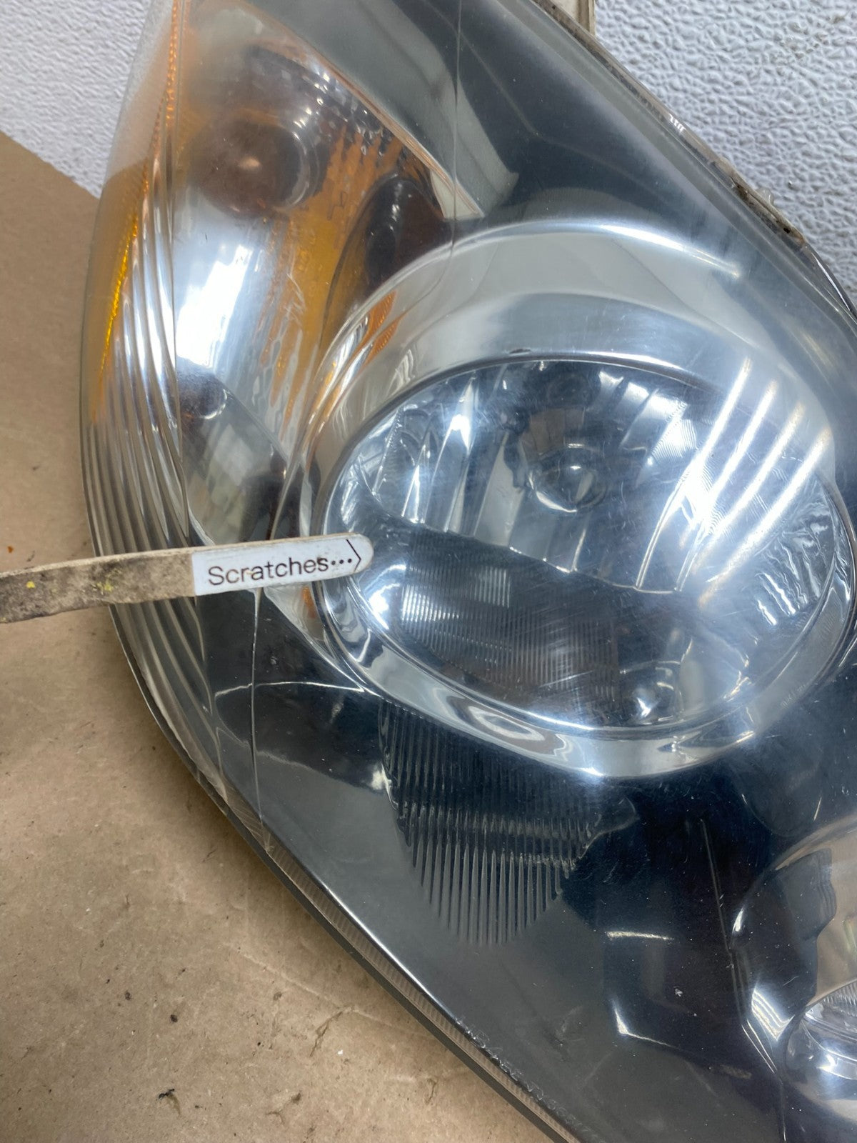 2005 to 2008 Toyota Corolla Right Passenger RH side Headlight AE5954 DW3