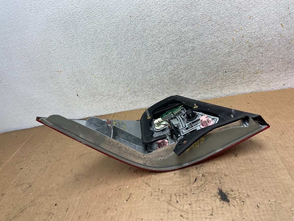 2003 to 2006 Mercedes-Benz S-Class Tail Light Right Passenger Side AI9210 LK5