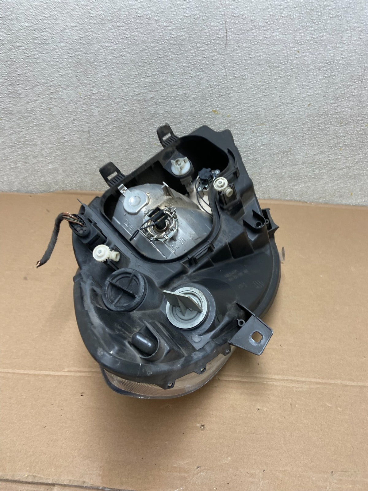 2007 to 2013 Mercedes Sprinter Headlight Right Passenger Halogen Oem AA9857 DW7