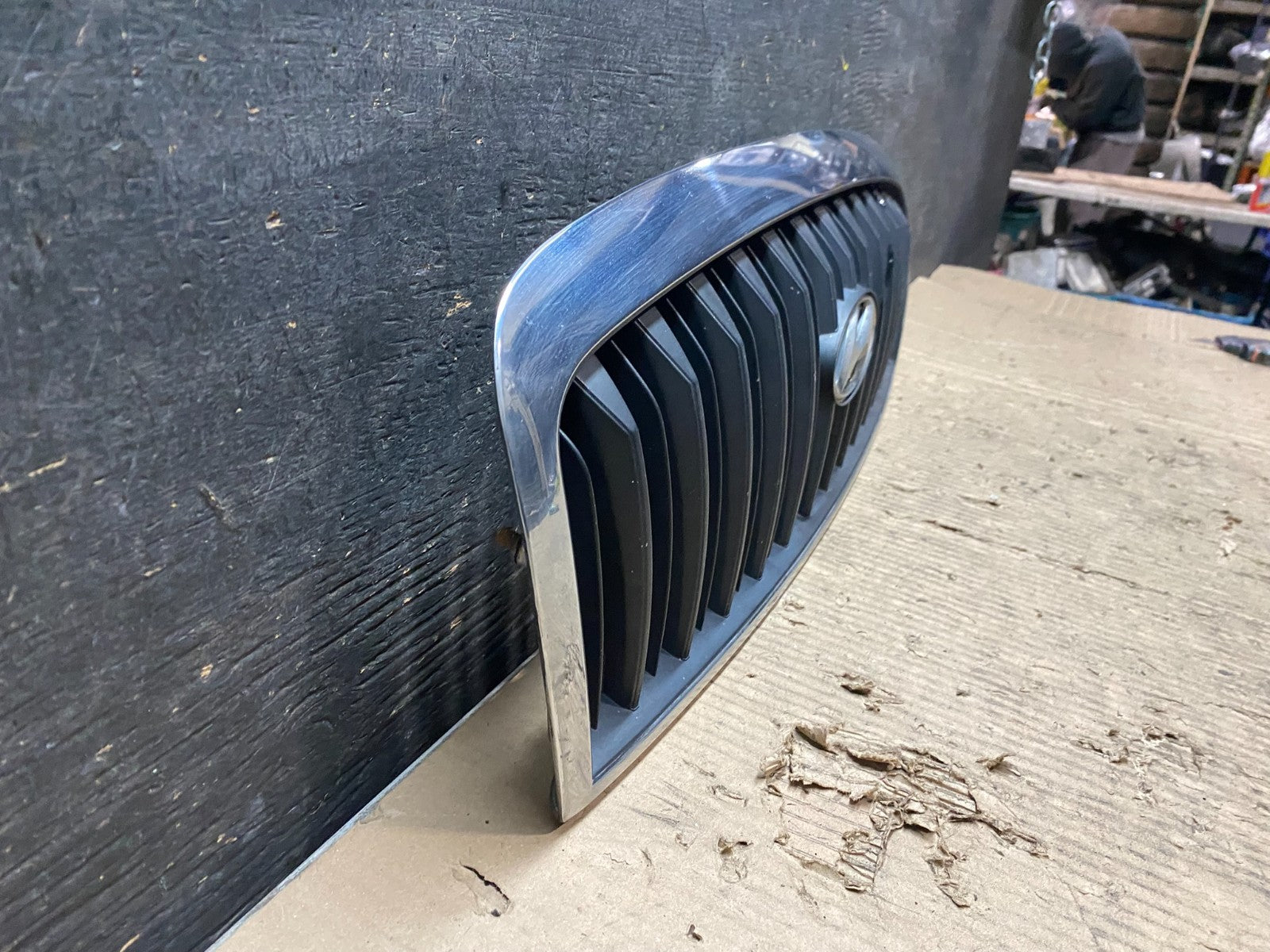 2001 to 2005 Hyundai Sonata Front Upper Grille Grill Bumper V4336 OEM GD2
