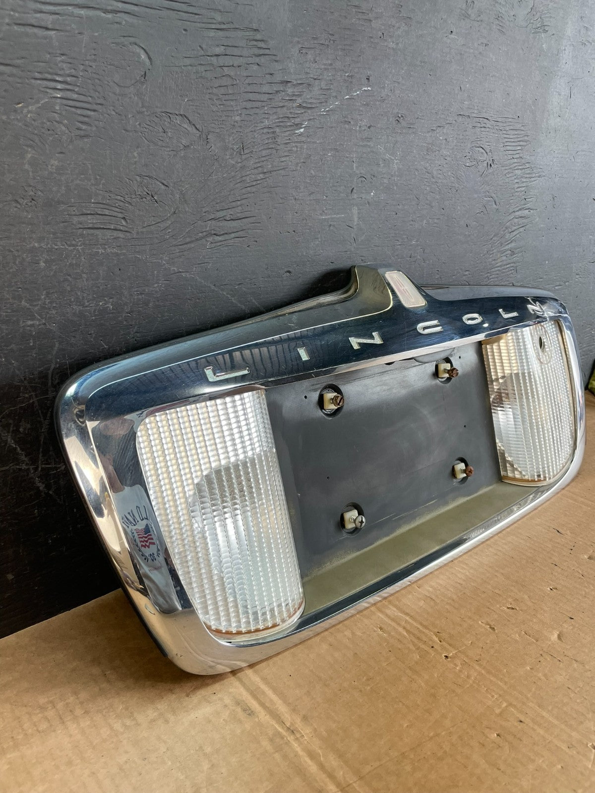 1998-2002 Lincoln Town Car Trunk Finish Panel Reverse License Plate ae8420 DG2