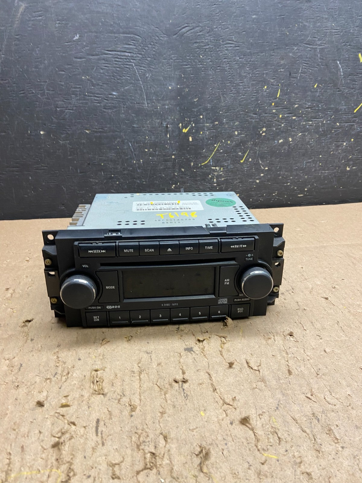 2005 2008 Jeep Dodge Chrysler AM/FM CD Player Satellite Radio T6198 DG0
