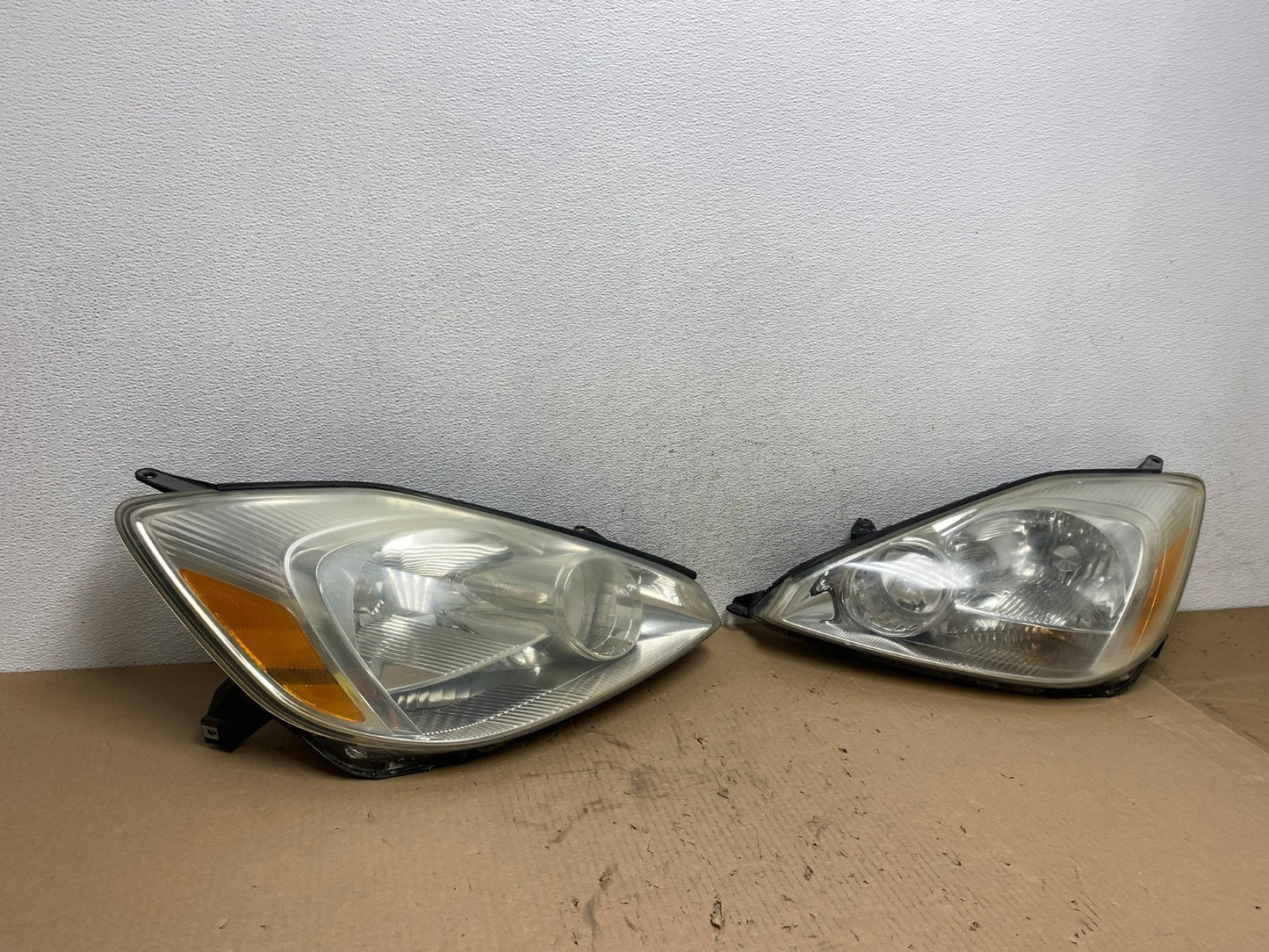 2004 2005 Toyota Sienna Driver Left+Right Set Side Halogen Headlights AE8762 LK2