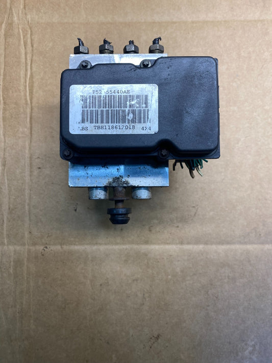 2004 2005 Dodge Durango ABS Anti Lock Brake Pump OEM AB3529 DG0