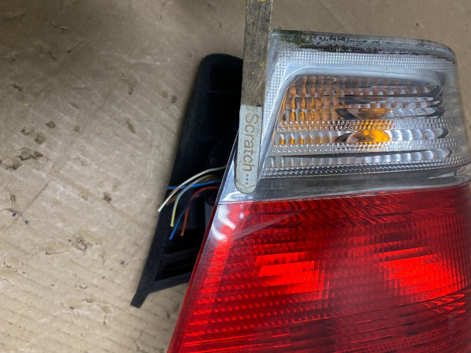 2002 - 2005 BMW 3 E46 Series Right Passenger Tail Light T7626 PS3