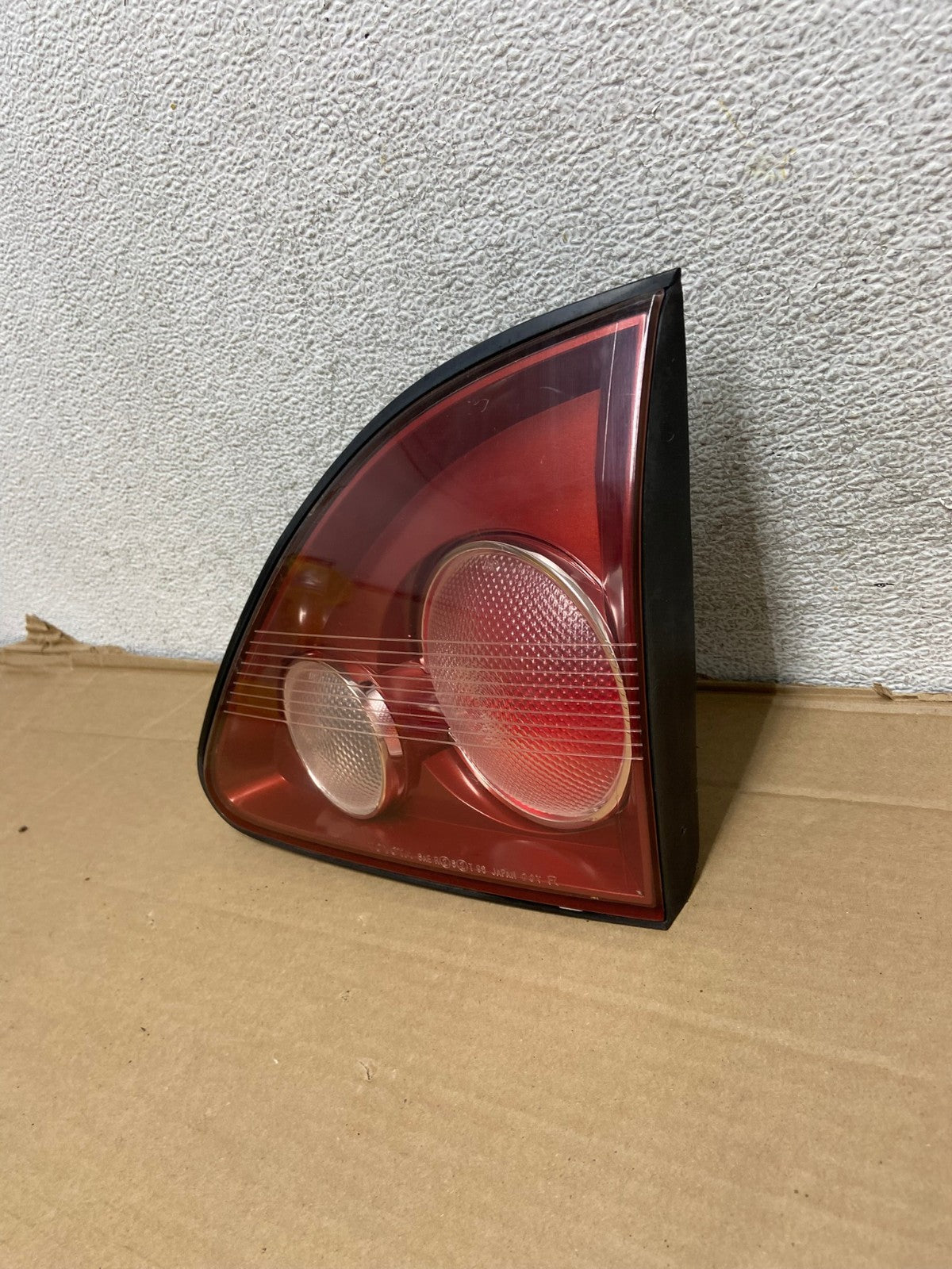 1999 - 2001 Lexus RX300 Right Passenger Side Rear Inner Tail Light AG9146 LK2