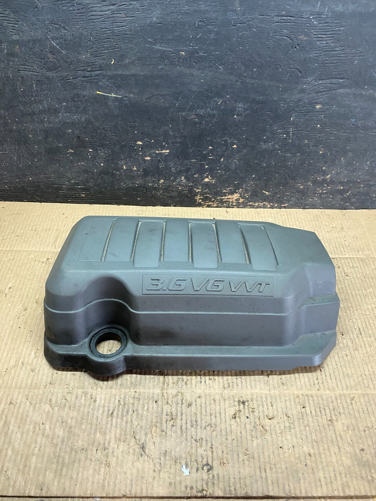 2007 to 2008 GMC Acadia 3.6L VVT Engine Cover Shield T9460 DG0