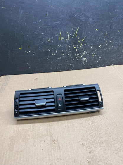 2010 to 2013 BMW X5 X6 Center Console Dash Air Vent OEM Y9940 DG0