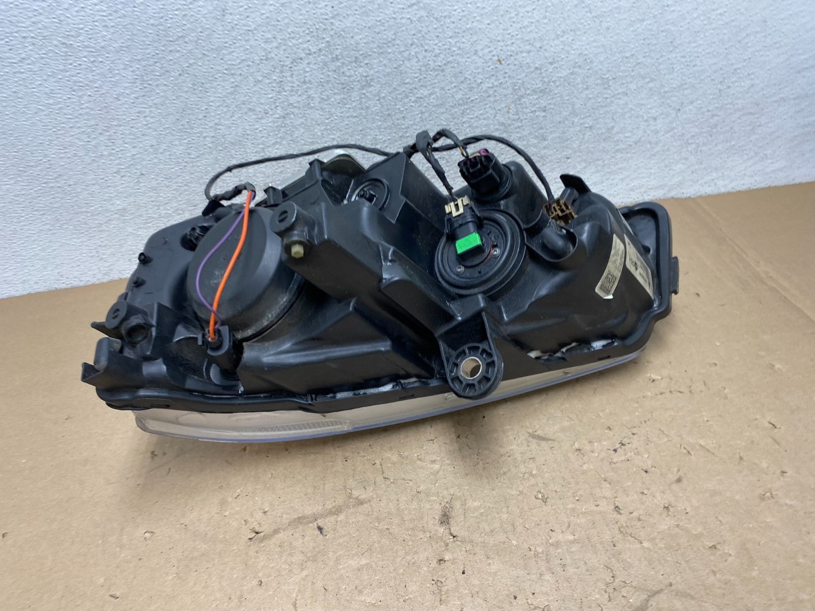 2008 to 2016 Chrysler Town and Country Right Passenger Xenon Headlight AG4413 DW8
