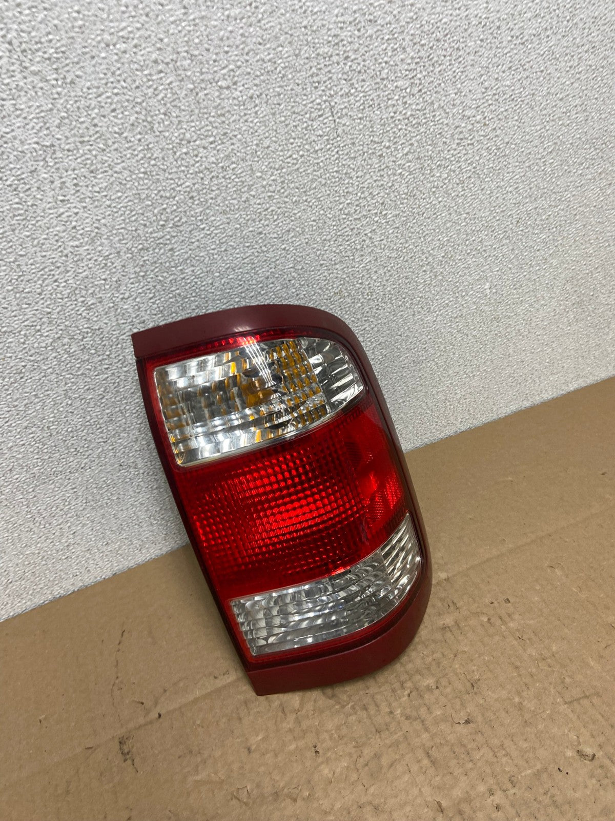 1999 to 2004 Nissan Pathfinder Right Passenger Rh Side Tail light Oem AB6238 LK2