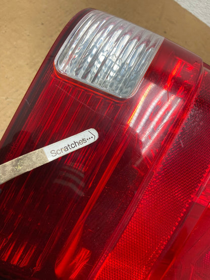2003 2004 2005 2006 Ford Expedition Right Passenger Rh Tail light AE02753