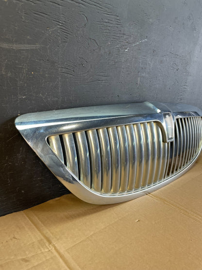 2003 to 2011 Lincoln Town Car Front Upper Grille Grill Chrome W/Emblem ac5309 DG1