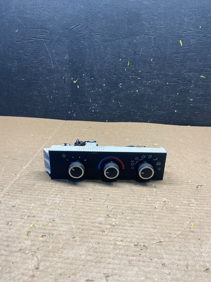 2008-2010 Chevrolet Express 1500 2500 3500 Climate Control Panel Q9725 DG0