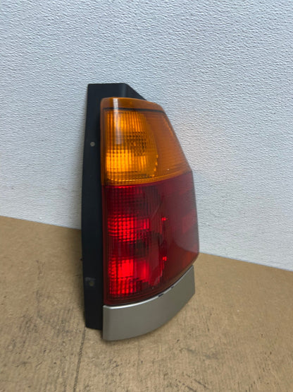 2002-2009 GMC Envoy Right Passenger RH Side Tail Light Oem AC3728 LK2